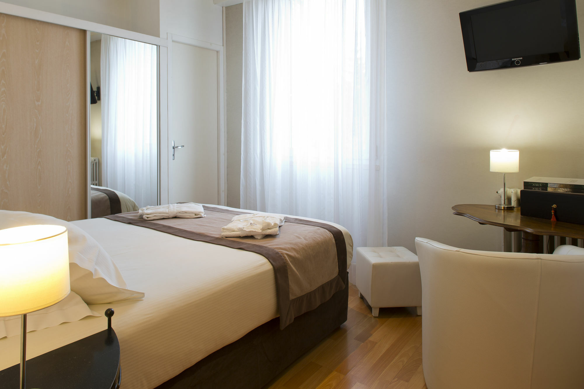 The Originals Boutique, Hotel Du Pont Roupt, Mende Εξωτερικό φωτογραφία